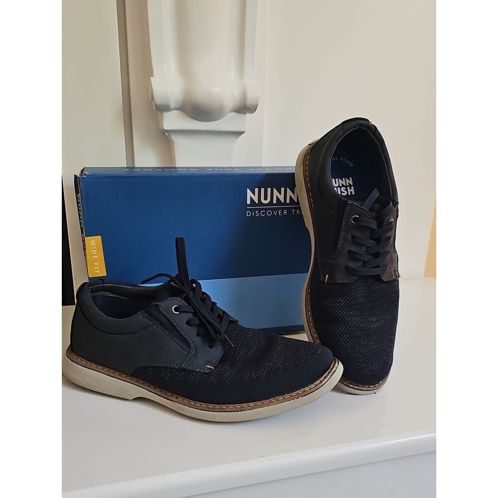 Nunn Bush Men's Navy Blue Lace-Up Oxford with Contrast Sole Size 9W